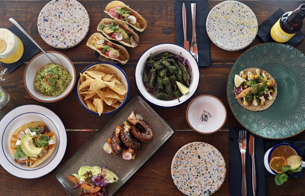 repas mexicain et argentin à partager au Loka Bar